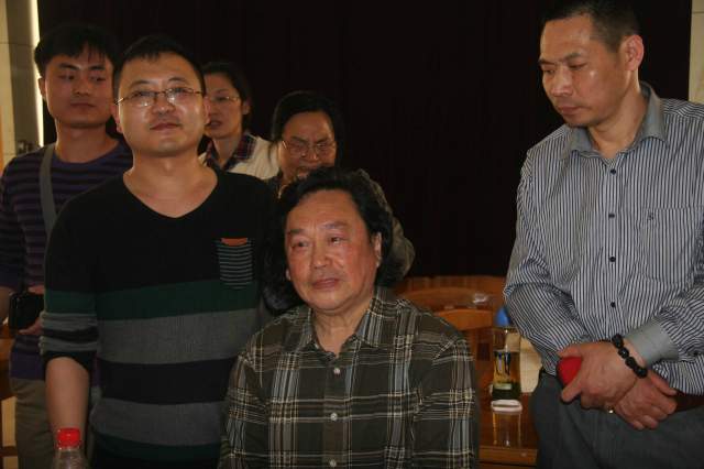 姜曙光 |姜曙光1975年出生,蓬莱人。书画艺术家